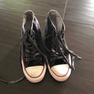 Gray Converse Wedges